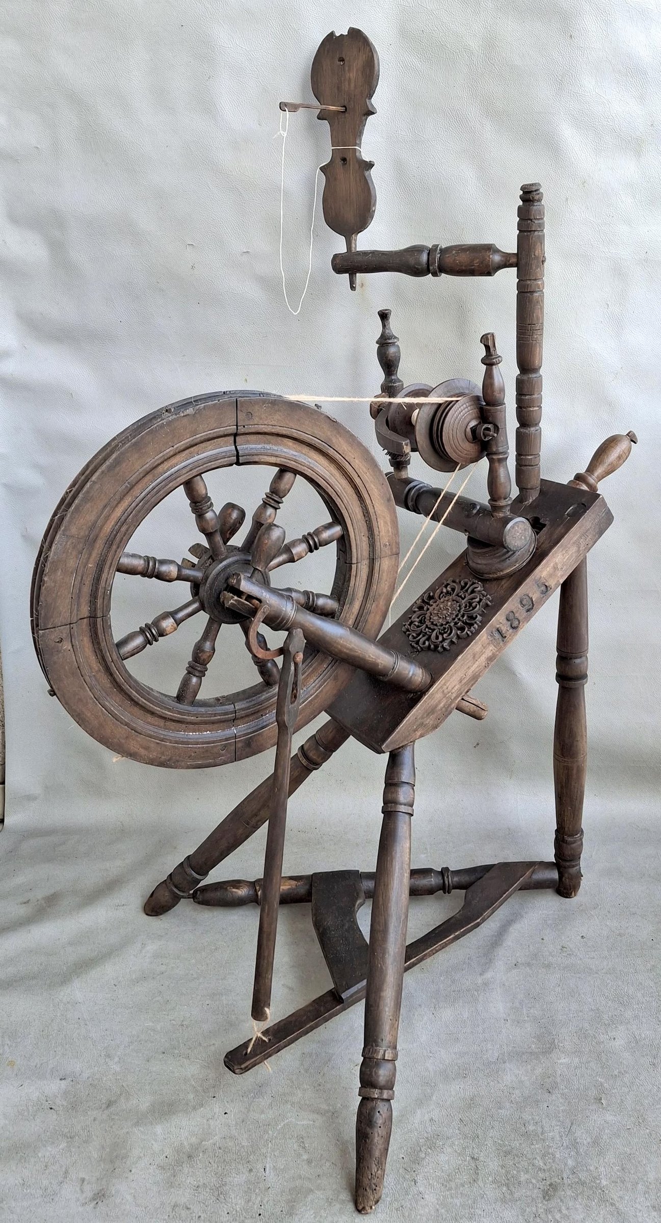 Wooden Spinning Wheel from 1895 – BACK IN TIME ANTIQUE PROPS CHALLENGE by Anuxinamoon – Update #1