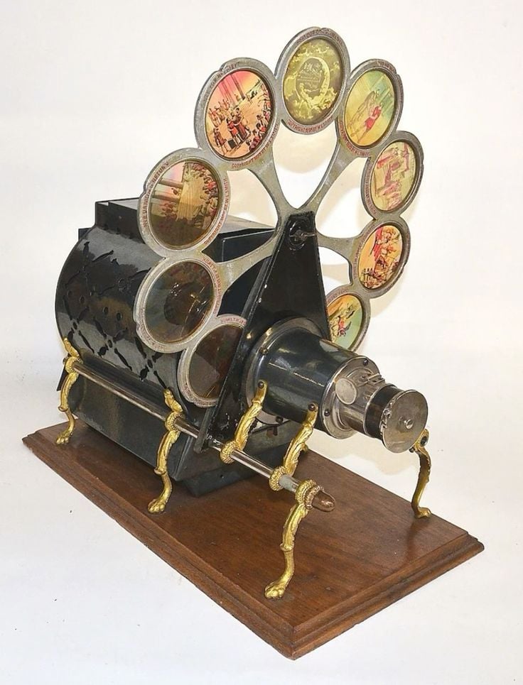 Peacock Sciopticon – BACK IN TIME ANTIQUE PROPS CHALLENGE by Nebel – Update #1