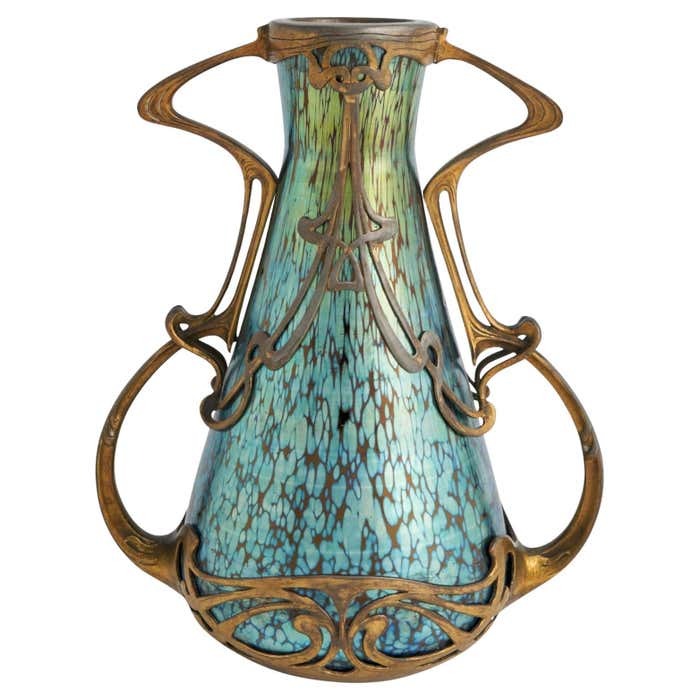 Loetz glass vase – BACK IN TIME ANTIQUE PROPS CHALLENGE by Tìkacha – Update #1