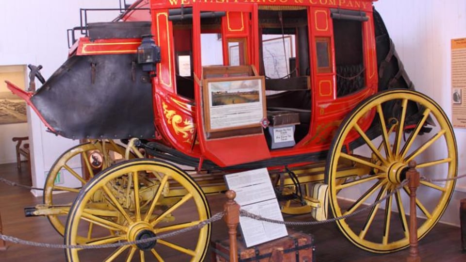Stagecoach – BACK IN TIME ANTIQUE PROPS CHALLENGE