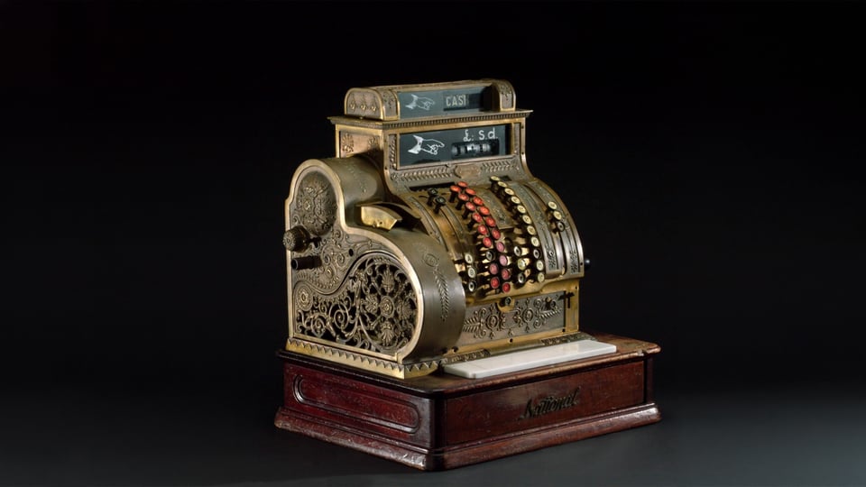National Cash Register CO. Model 422X – BACK IN TIME ANTIQUE PROPS CHALLENGE