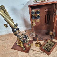 Show image 4