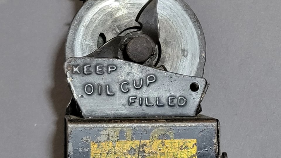 Automatic Hand Crank Pencil Sharpener – BACK IN TIME ANTIQUE PROPS CHALLENGE
