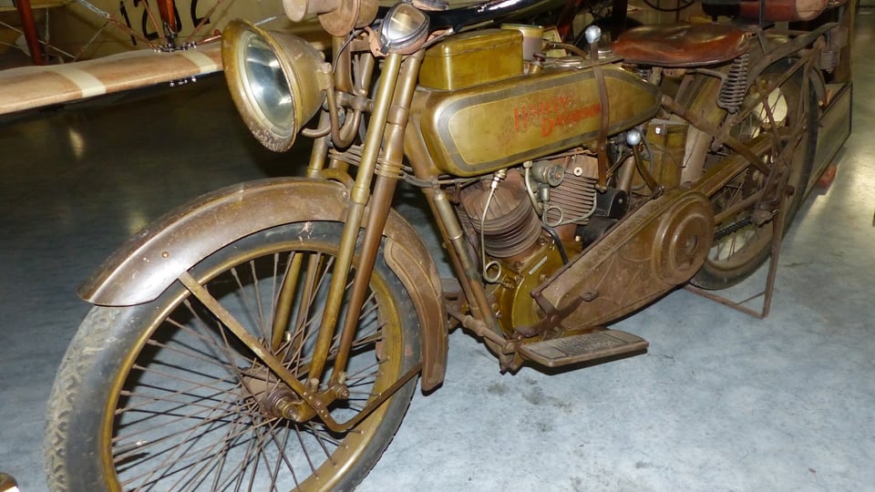 Harley-Davidson Model 18J – BACK IN TIME ANTIQUE PROPS CHALLENGE